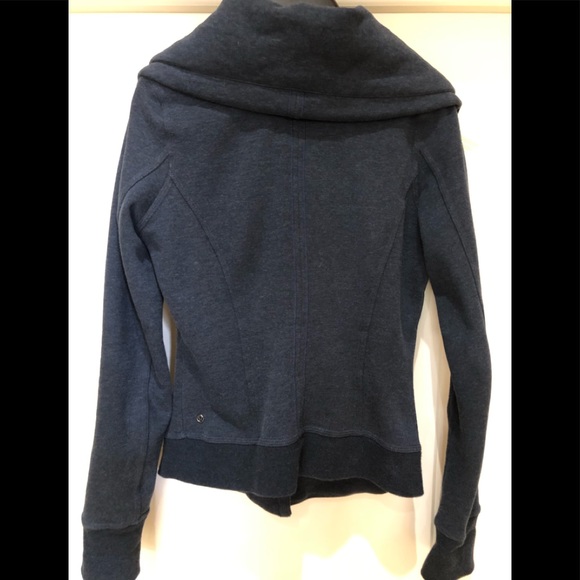 Lululemon navy jacket4 - Picture 2 of 5